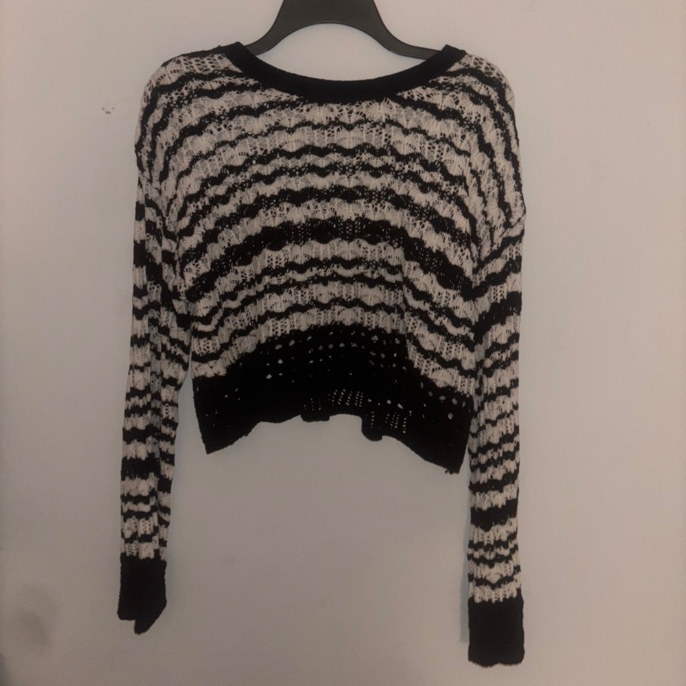 Love Tree Black & White Striped Knit Sweater (Size Small)